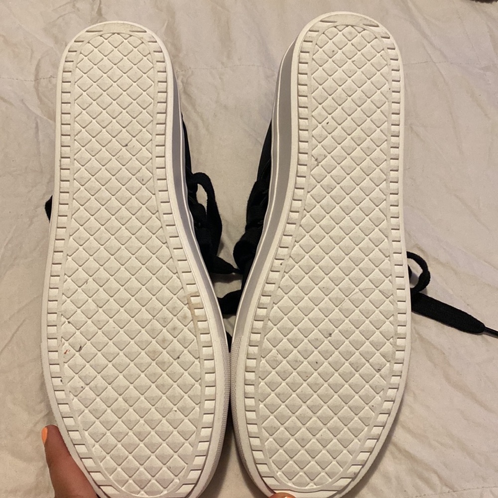 COPY - Steve Madden Lancer Tennis Shoe 8.5 - Picture 3 of 4